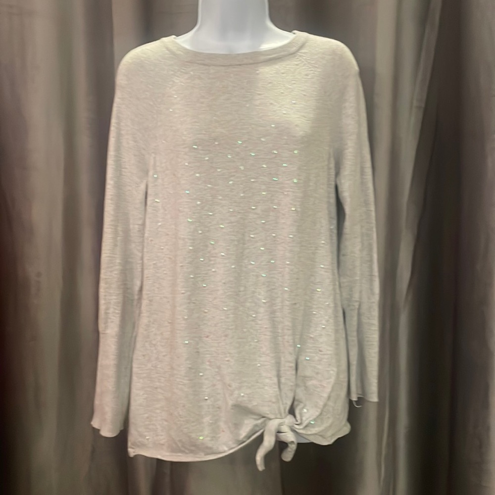 Womens light grey Lauren Conrad sweater. Size medium.